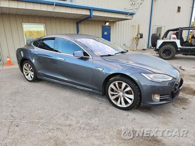 Czwarte zdjęcie samochodu z boku: 2014 TESLA MODEL S VIN:5YJSA1H18EFP62235 - miniatura