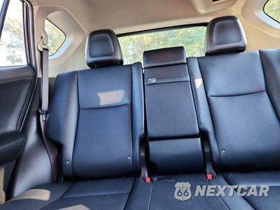 Zdjęcie 10 z 13 samochodu: 2018 TOYOTA RAV4 HV LIMITED VIN:JTMDJREV9JD183156 - miniatura