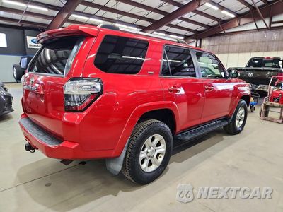Trzecie zdjęcie samochodu z tyłu: 2019 TOYOTA 4RUNNER SR5 PREMIUM VIN:JTEBU5JR6K5665543 - miniatura
