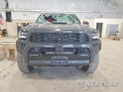 Piąte zdjęcie samochodu w środku: 2025 TOYOTA 4RUNNER TRD PRO HV VIN:JTEVB5BR7S5014276 - miniatura