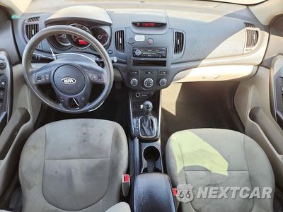 Zdjęcie 8 z 12 samochodu: 2013 KIA FORTE EX VIN:KNAFU4A29D5739072 - miniatura