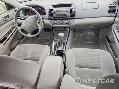 Zdjęcie 8 z 12 samochodu: 2005 TOYOTA CAMRY LE VIN:4T1BE32K45U623479 - miniatura