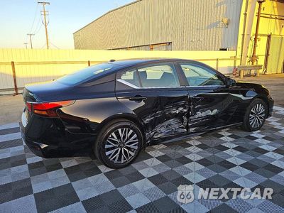 Trzecie zdjęcie samochodu z tyłu: 2026 NISSAN ALTIMA SV VIN:1N4BL4DV4TN323879 - miniatura