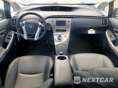 Zdjęcie 8 z 12 samochodu: 2013 TOYOTA PRIUS FIVE VIN:JTDKN3DU4D5611361 - miniatura