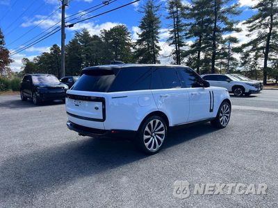 Czwarte zdjęcie samochodu z boku: 2023 LAND ROVER RANGE ROVER SE VIN:SALKP9E70PA016873 - miniatura