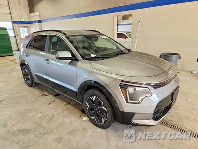 Czwarte zdjęcie samochodu z boku: 2023 KIA NIRO WIND VIN:KNDCR3L18P5071789 - miniatura