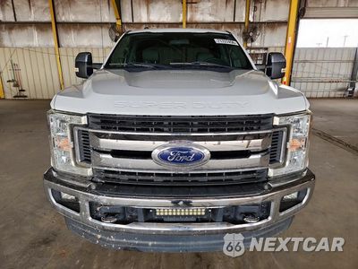 Piąte zdjęcie samochodu w środku: 2019 FORD F250 SUPER DUTY VIN:1FT7W2BTXKEG75666 - miniatura