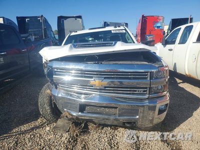 Piąte zdjęcie samochodu w środku: 2019 CHEVROLET SILVERADO K3500 LTZ VIN:1GC4KXEY8KF125797 - miniatura