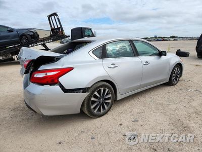 Trzecie zdjęcie samochodu z tyłu: 2017 NISSAN ALTIMA 2.5 SV VIN:1N4AL3AP1HC120382 - miniatura