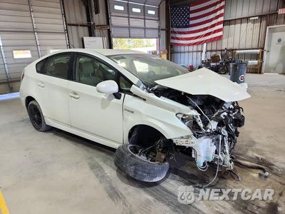Czwarte zdjęcie samochodu z boku: 2015 TOYOTA PRIUS THREE VIN:JTDKN3DU5F1912795 - miniatura