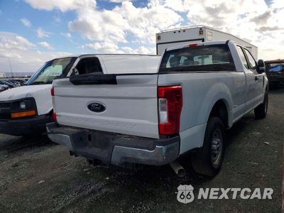 Trzecie zdjęcie samochodu z tyłu: 2019 FORD F250 SUPER DUTY VIN:1FT7X2A63KEF14181 - miniatura