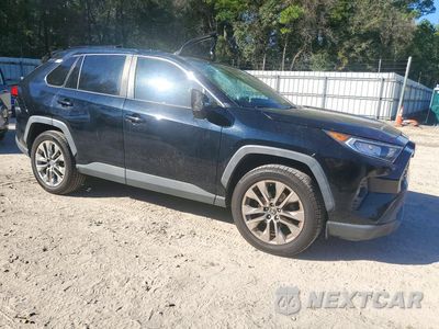 Czwarte zdjęcie samochodu z boku: 2020 TOYOTA RAV4 XLE PREMIUM VIN:JTMC1RFV0LD053165 - miniatura