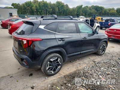 Trzecie zdjęcie samochodu z tyłu: 2024 KIA SELTOS SX VIN:KNDETCA73R7516223 - miniatura