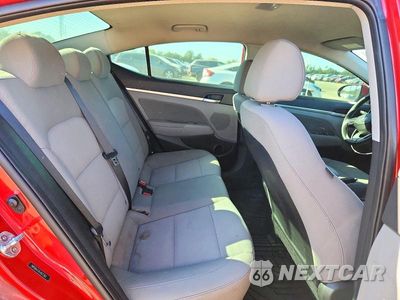 Zdjęcie 10 z 12 samochodu: 2020 HYUNDAI ELANTRA SEL VIN:5NPD84LFXLH621383 - miniatura