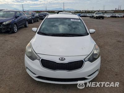 Piąte zdjęcie samochodu w środku: 2016 KIA FORTE LX VIN:KNAFK4A68G5618160 - miniatura