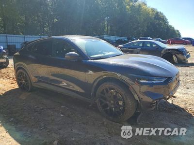 Czwarte zdjęcie samochodu z boku: 2022 FORD MUSTANG MACH-E SELECT VIN:3FMTK1SS3NMA09870 - miniatura