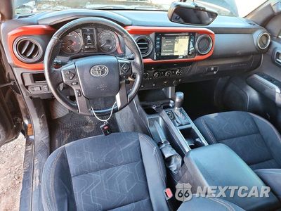 Zdjęcie 8 z 12 samochodu: 2016 TOYOTA TACOMA TRD OFF-ROAD VIN:3TMCZ5AN1GM029444 - miniatura