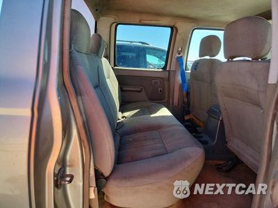 Zdjęcie 10 z 12 samochodu: 2001 NISSAN FRONTIER XE VIN:1N6ED27T71C301626 - miniatura