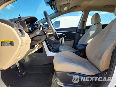 Zdjęcie 7 z 12 samochodu: 2013 HYUNDAI ELANTRA GT BASE VIN:KMHD35LE9DU079837 - miniatura