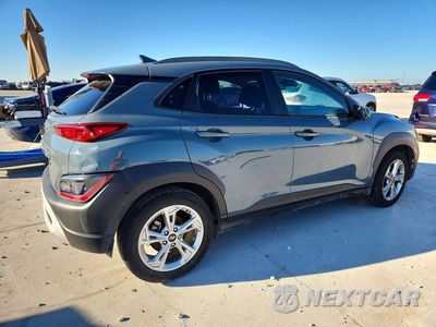 Trzecie zdjęcie samochodu z tyłu: 2023 HYUNDAI KONA SEL VIN:KM8K32AB3PU952257 - miniatura