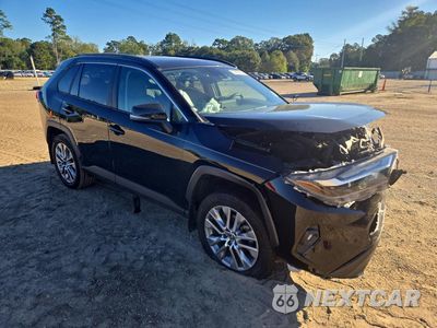 Czwarte zdjęcie samochodu z boku: 2023 TOYOTA RAV4 XLE PREMIUM VIN:2T3C1RFV8PW249623 - miniatura