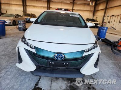 Piąte zdjęcie samochodu w środku: 2017 TOYOTA PRIUS PRIME PREMIUM VIN:JTDKARFP1H3067876 - miniatura