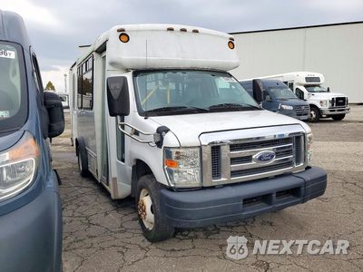 Czwarte zdjęcie samochodu z boku: 2017 FORD E350 SHUTTLE BUS VIN:1FDEE3FS3HDC22114 - miniatura