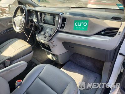 Zdjęcie 8 z 12 samochodu: 2019 TOYOTA SIENNA L 7-PASSENGER VIN:5TDZZ3DC6KS006470 - miniatura