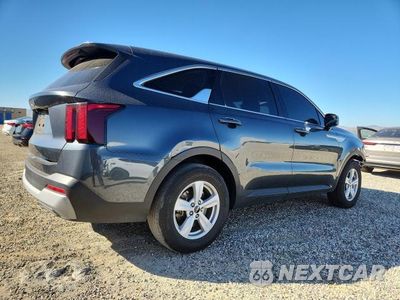 Trzecie zdjęcie samochodu z tyłu: 2024 KIA SORENTO LX VIN:5XYRG4JC5RG306363 - miniatura