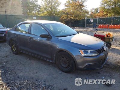 Czwarte zdjęcie samochodu z boku: 2014 VOLKSWAGEN JETTA BASE VIN:3VW2K7AJ7EM227965 - miniatura