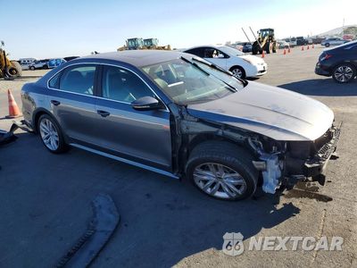 Czwarte zdjęcie samochodu z boku: 2018 VOLKSWAGEN PASSAT SEL PREMIUM VIN:1VWCA7A35JC030121 - miniatura