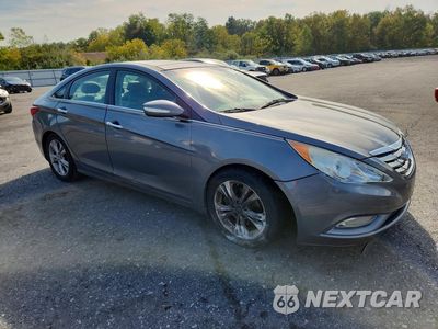 Czwarte zdjęcie samochodu z boku: 2012 HYUNDAI SONATA LIMITED VIN:5NPEC4AC5CH391330 - miniatura