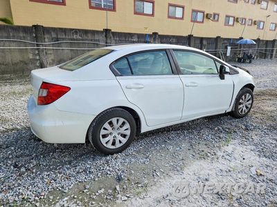 Trzecie zdjęcie samochodu z tyłu: 2012 HONDA CIVIC LX VIN:19XFB2F57CE085692 - miniatura