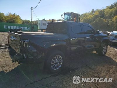 Trzecie zdjęcie samochodu z tyłu: 2025 TOYOTA TACOMA LIMITED VIN:3TMLB5JN6SM111165 - miniatura