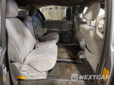 Zdjęcie 11 z 13 samochodu: 2014 TOYOTA SIENNA LE VIN:5TDKK3DC7ES410033 - miniatura