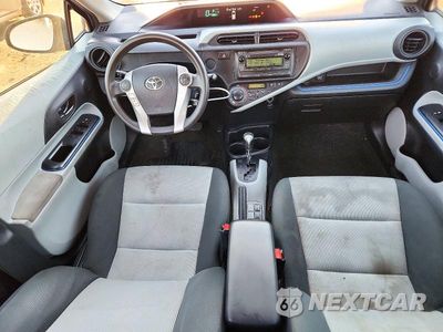Zdjęcie 8 z 12 samochodu: 2012 TOYOTA PRIUS C TWO VIN:JTDKDTB34C1504989 - miniatura
