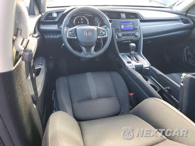 Zdjęcie 8 z 12 samochodu: 2019 HONDA CIVIC LX VIN:19XFC2F68KE029605 - miniatura