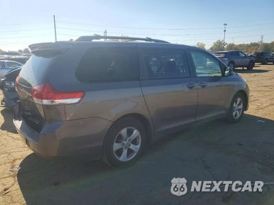 Trzecie zdjęcie samochodu z tyłu: 2014 TOYOTA SIENNA LE VIN:5TDKK3DC2ES463755 - miniatura