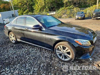 Czwarte zdjęcie samochodu z boku: 2019 MERCEDES-BENZ C 300 4MATIC VIN:55SWF8EB2KU306427 - miniatura