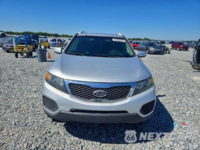 Piąte zdjęcie samochodu w środku: 2013 KIA SORENTO LX VIN:5XYKT4A22DG309802 - miniatura