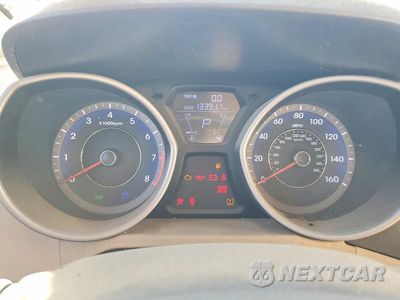 Zdjęcie 9 z 12 samochodu: 2011 HYUNDAI ELANTRA LIMITED VIN:KMHDH4AE5BU165593 - miniatura