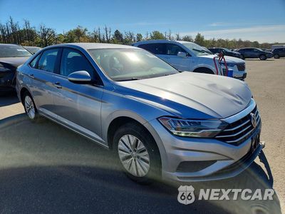 Czwarte zdjęcie samochodu z boku: 2020 VOLKSWAGEN JETTA S S VIN:3VWCB7BU8LM058310 - miniatura