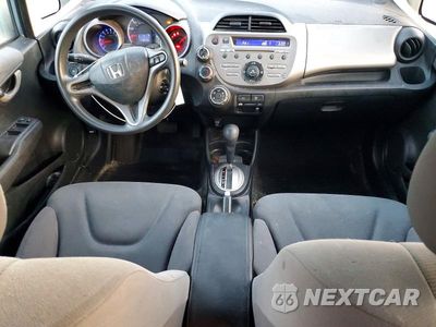 Zdjęcie 8 z 12 samochodu: 2011 HONDA FIT VIN:JHMGE8H34BC028073 - miniatura