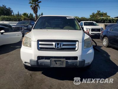 Piąte zdjęcie samochodu w środku: 2007 HONDA PILOT LX VIN:5FNYF18147B002009 - miniatura