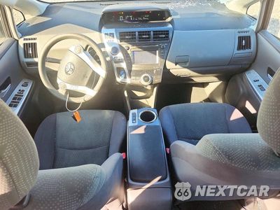 Zdjęcie 8 z 12 samochodu: 2014 TOYOTA PRIUS V THREE VIN:JTDZN3EU3E3331540 - miniatura