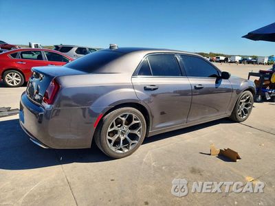 Trzecie zdjęcie samochodu z tyłu: 2016 CHRYSLER 300 S VIN:2C3CCABG9GH224320 - miniatura
