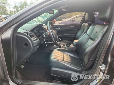 Zdjęcie 7 z 13 samochodu: 2016 CHRYSLER 300 S VIN:2C3CCABGXGH320960 - miniatura