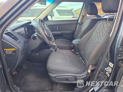 Zdjęcie 7 z 12 samochodu: 2011 KIA SOUL + VIN:KNDJT2A2XB7231585 - miniatura