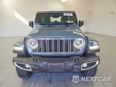 Piąte zdjęcie samochodu w środku: 2026 JEEP WRANGLER SAHARA VIN:1C4PJXEN4TW253980 - miniatura