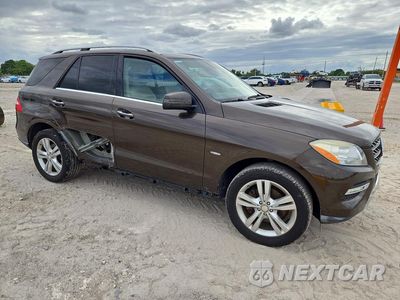 Czwarte zdjęcie samochodu z boku: 2012 MERCEDES-BENZ ML 350 4MATIC VIN:4JGDA5HB8CA023294 - miniatura